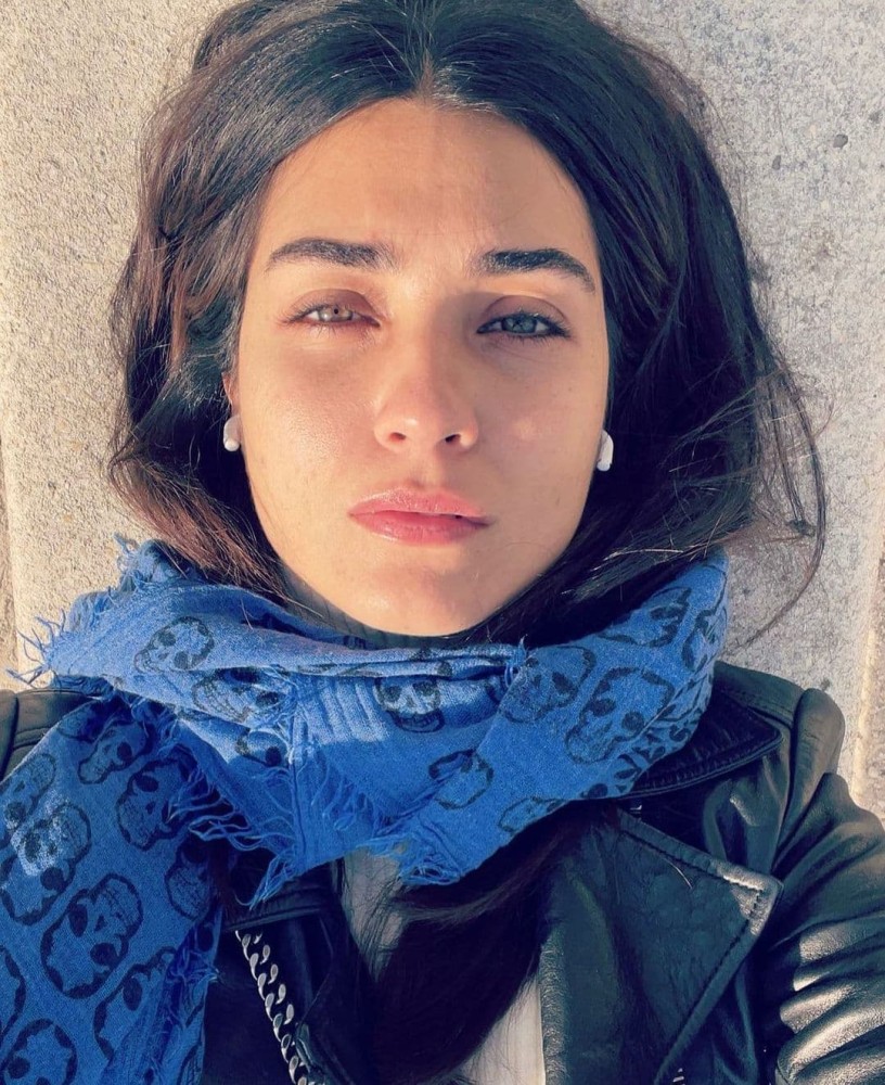 tuba buyukustun den paris paylasimi